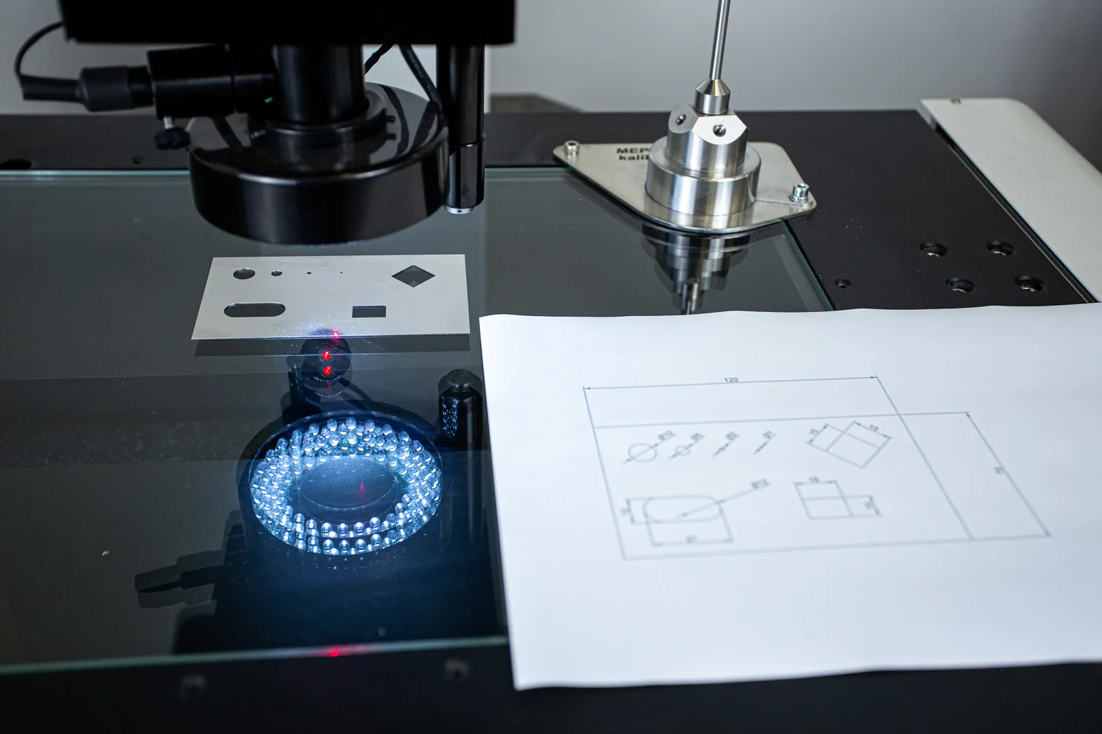 Optische Messung eines Bauteils nach Zeichnung