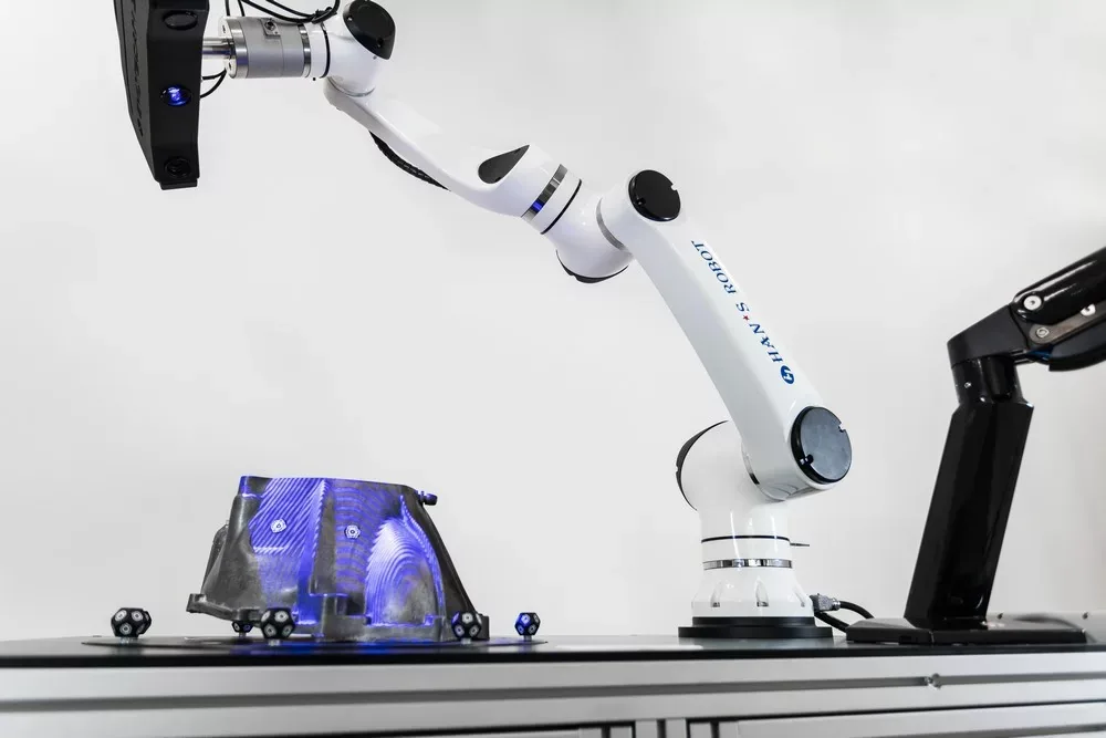 Roboterintegration: Cobot mit 3D-Scanner
